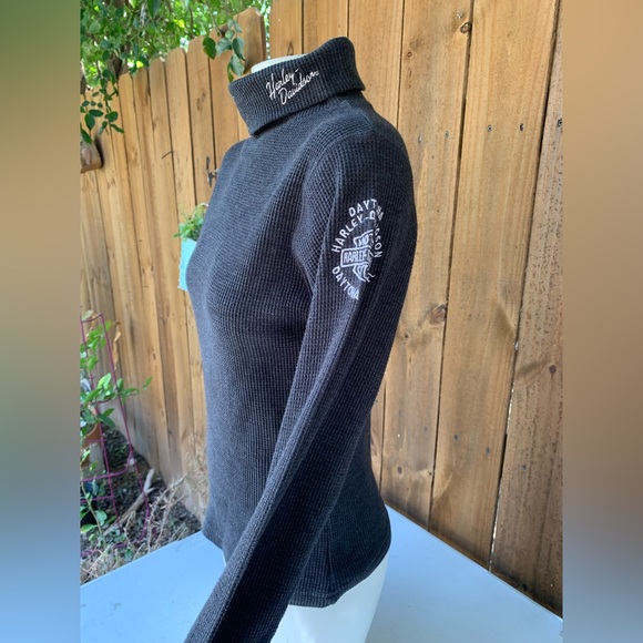 Women's Harley Davidson thermal turtleneck size Medium. - Picture 3 of 8